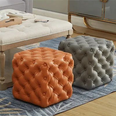 Piccolo pouf quadrato con mobili in flanella personalizzati